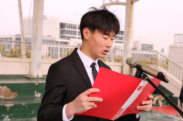 学生代表1